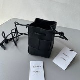 争奪戦ボッテガヴェネタ カセット ショルダーバッグ コピー ブラック 680218VCQC48425