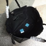 入手困難★ヴァレンティノ トートバッグ コピー★ カーフスキン ミディアム ロックスタッドバッグ Vun89155