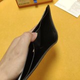 即日対応☆ルイヴィトン 財布 偽物 折り財布 ポルトフォイユ ミュルティプル M69829