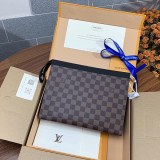 ルイヴィトン クラッチバッグ コピー ポシェット ヴォワヤージュ MM LV20322