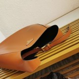 入手困難 プラダ トライアングルロゴ レザー ショルダーバッグ 偽物 puk43151