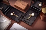 完売必至ディオール トライバル ピアス 偽物 メタル・レジンパール・クリスタル deu35371