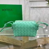 ボッテガヴェネタ 偽物 ミニ ループ カメラバッグ bok75370