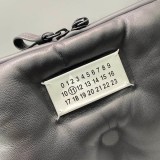 メゾン マルジェラ 偽物 グラム スラム バムバッグ / ブラック Mao42939