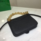 可愛いボッテガヴェネタ コピー マウント スモールエンベロープバッグ ブラック 667399V12M08425