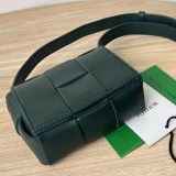 ボッテガ ヴェネタ キャンディー カセット クロスボディミニバッグスーパーコピー boa56854