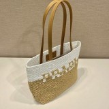 世界中で大人気♪ プラダ ラフィア×レザー トートバッグ puo99498