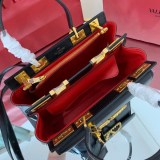 大人気！【ヴァレンティノ ハンドバッグ コピー】ROCKSTUD ALCOVE Vup11436