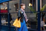 21新作 ロエベ ラピスタル 偽物 クラシックレザースモールハンモックハンドバッグ loe17344