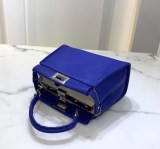 入手困難フェンディ ピーカブー 偽物 ミニ レザー バッグ fey15167
