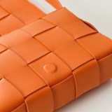 大人気!!新色ボッテガヴェネタ カセット 偽物 イントレチャート ショルダーバッグ 5色 578004VMAY14636