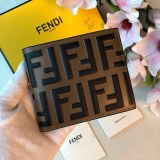 累積売上総額第１位！フェンディ 二つ折り財布 偽物 ブラウンレザー feo64774