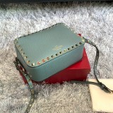 完売必至ヴァレンティノ ショルダーバッグ コピー ハンドバッグ★ロックスタッズ Vuc62450