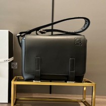 ブティック♪ロエベ ミリタリー メッセンジャーバッグ XS 偽物 lou70026