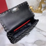 目を惹くカラー【ヴァレンティノ ショルダーバッグ 偽物】人気★ロックスタッズ スパイク スモール バッグ Vuj11727