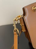 入手困難フェンディ タッチ コピー レザー バッグ fev70915