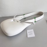入手困難ボッテガヴェネタ☆パンチ ショルダーバッグ コピー ラバー ナイロン bon30936
