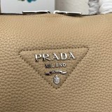 【大特価】プラダ スモール レザー ハンドバッグ 偽物 puv62684