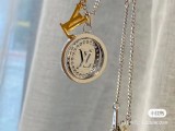 超希少！ルイヴィトン ペンダントLVキャッチ 偽物 ネックレス M80184