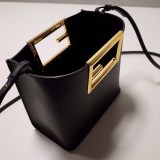 秋冬新作フェンディ ウェイ レザー バッグ 偽物 fep86505