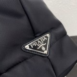 一目惚れ♪【プラダ】パデッド Re Nylon 偽物トートバッグ リナイロン★VERY雑誌付録 puh73084
