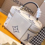 ♡白が上品で可愛い♡ルイヴィトン バッグ バニティコピーPM M45599
