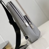 完売必至ルイヴィトン アヴェニュー・スリングバッグ 偽物 2色 M30860