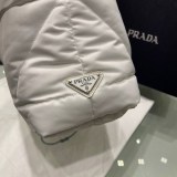 秋冬新作【プラダ】パデッド Re Nylon 偽物トートバッグ リナイロン pug24528