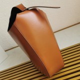 入手困難 プラダ トライアングルロゴ レザー ショルダーバッグ 偽物 puk43151