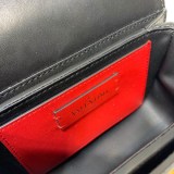 セール新作ヴァレンティノ ショルダーバッグ コピー Vロゴ SUPERVEE レザー クロスボディバッグ Vuq38167