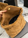 セール新作サンローラン ショルダーバッグ 偽物 ルル パファー スモール メリノシャーリング 577475