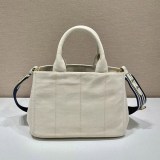 ★追跡付き発送で安心 プラダ ハンド トートバッグ CANAPA エンボスロゴ pug03931