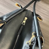 大人気！ロエベ パセオバッグ コピー（シャイニーナパカーフ） A709W15X02