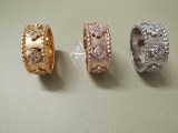 【限定カラー】【ヴァンクリーフ&アーペル】ペルレ クローバー リング ミディアム VCARO9LO00
