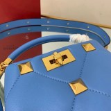 入手困難ヴァレンティノ ハンドバッグ コピー ROMAN STUD QUILTED Vuv61060