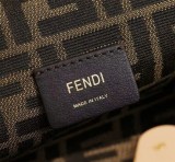 完売必至フェンディ ファースト コピー スモール シープスキンバッグ fek89209