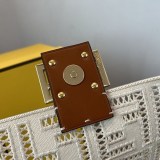 フェンディ バゲットFF刺繍 ハウンド ショルダーバッグ 偽物 fel58811