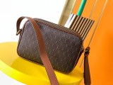 大人気！サンローラン ショルダーバッグ 偽物☆ルー キルティングレザー カメラバッグ Sac85306