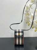 定番人気！ バーバリー メンズ 携帯電話バッグ スーパーコピー