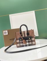 お洒落 バーバリー メンズ トートバッグ 偽物