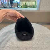目を惹くカラー フェンディ ニット帽 偽物