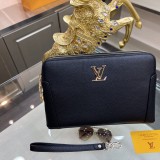 注目度抜群！ ルイヴィトン メンズ クラッチバッグ 偽物