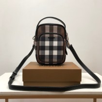 【大特価】 バーバリー メンズ 携帯電話バッグ スーパーコピー