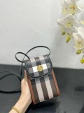 定番人気！ バーバリー メンズ 携帯電話バッグ スーパーコピー