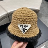 目を惹くカラー プラダ ハット 偽物