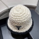 目を惹くカラー プラダ ハット 偽物