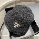 目を惹くカラー プラダ ハット 偽物