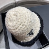 目を惹くカラー プラダ ハット 偽物