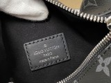 定番人気！ ルイヴィトン メンズ ショルダーバッグ 偽物M21477