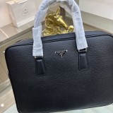 送料込 プラダ メンズ ブリーフケース 偽物